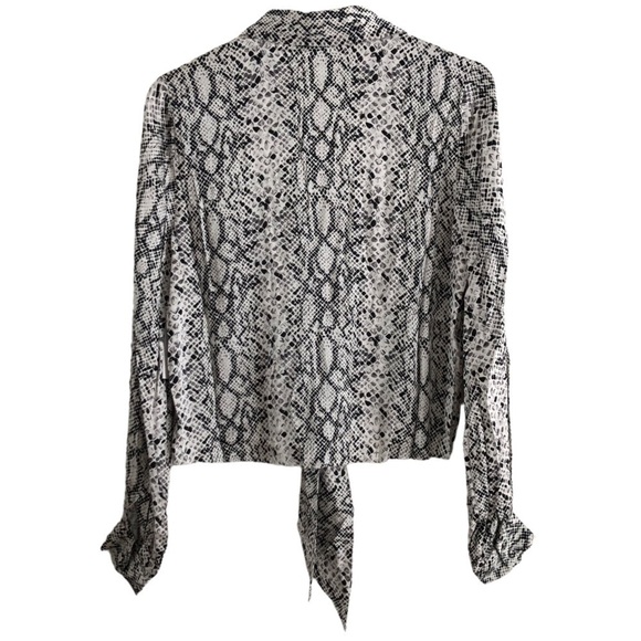 Good American The Purely Python Print Cropped Long Sleeve Blouse NWT Large - Picture 5 of 12